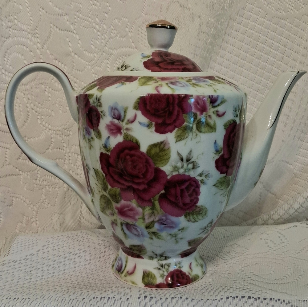 17 Pc Floral Tea Set with Red Roses - Picture 4 of 16